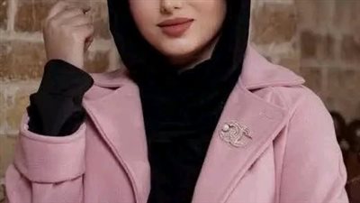 جلس معها يوم خطبتها